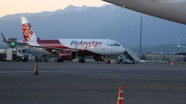 FlyArystan рейстің 13 сағатқа кешігуін түсіндірді