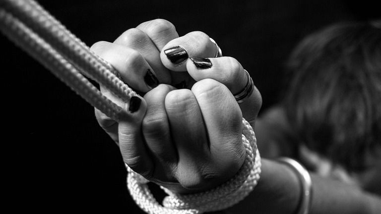 Акмолинка продала девушку в сексуальное рабство за 250 тысяч тенге 