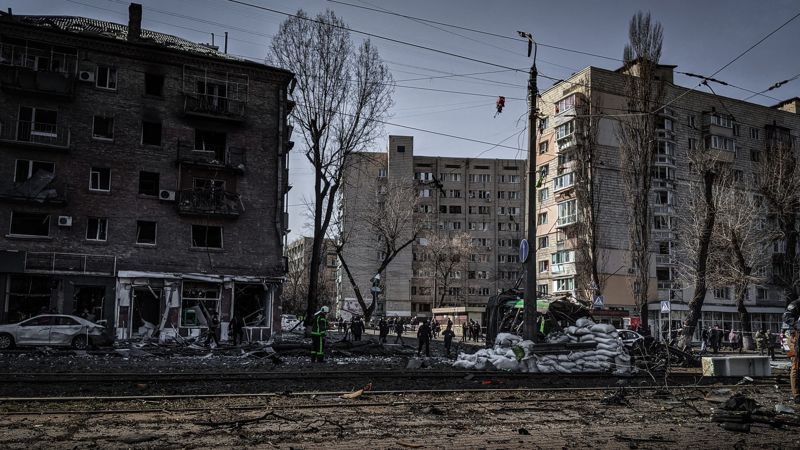 Украинаның үш облысында әуе дабылы жарияланды. Жаңа санкциялар пакеті талқысында туған дау Украинадағы жағдай