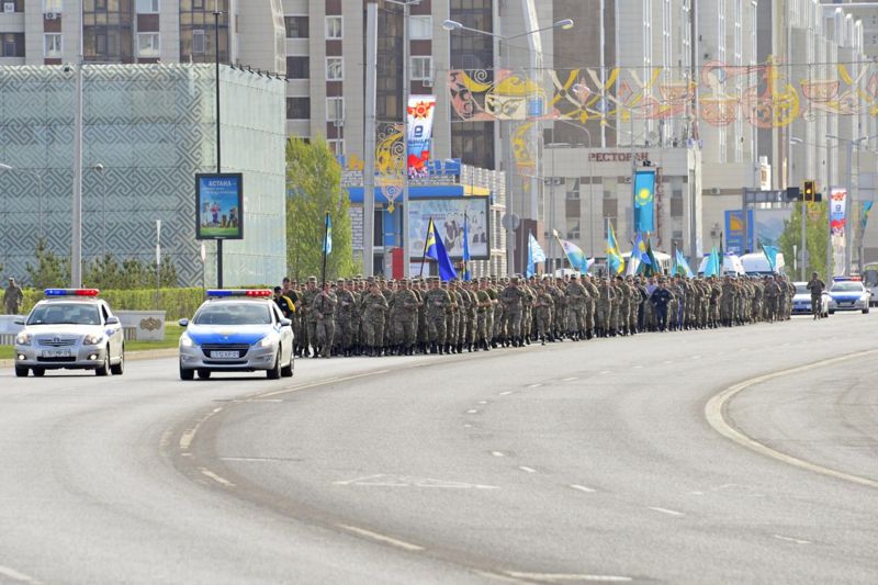 Военнослужащие пробегут более 10 км в честь легендарного летчика