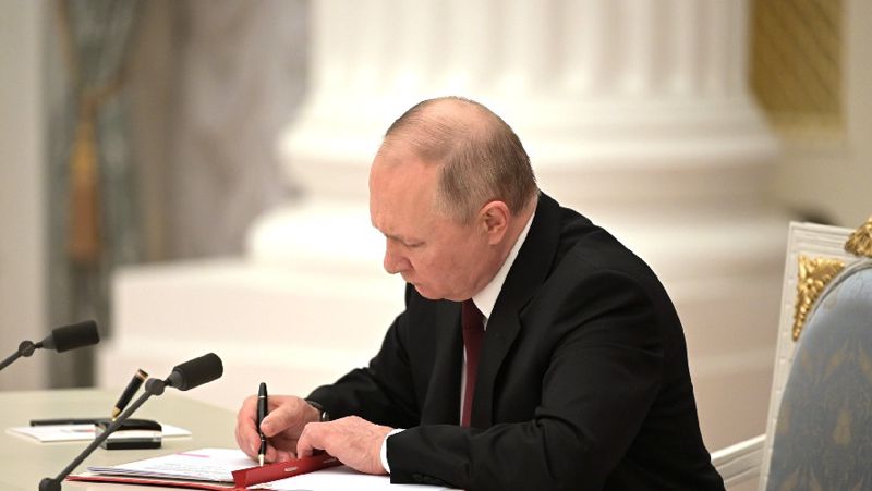 Владимир Путин указ о продаже газа за рубли