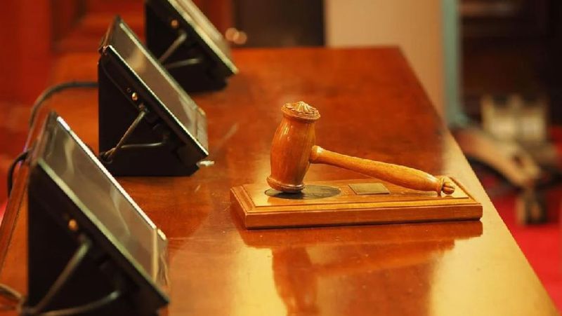 Суд молоток Суд присяжных Депп Херд