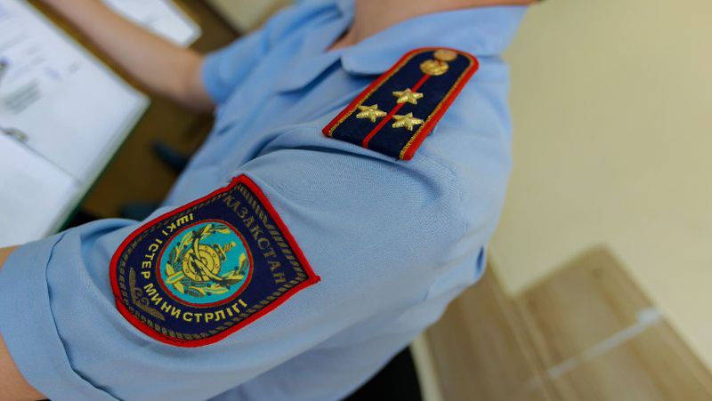 Полиция қызметкері Жетісу облысы, Талдықорған, жер, алаяқ