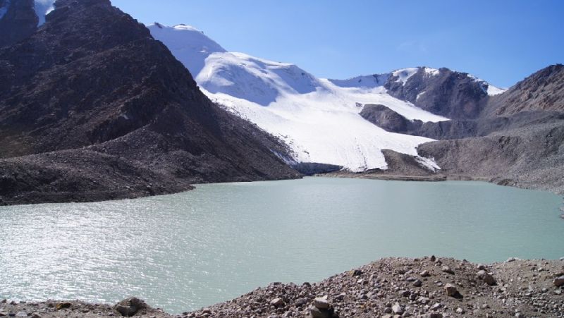 моренное озеро в горах Алматы