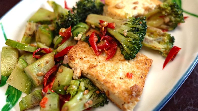 блюдо веганское мясо