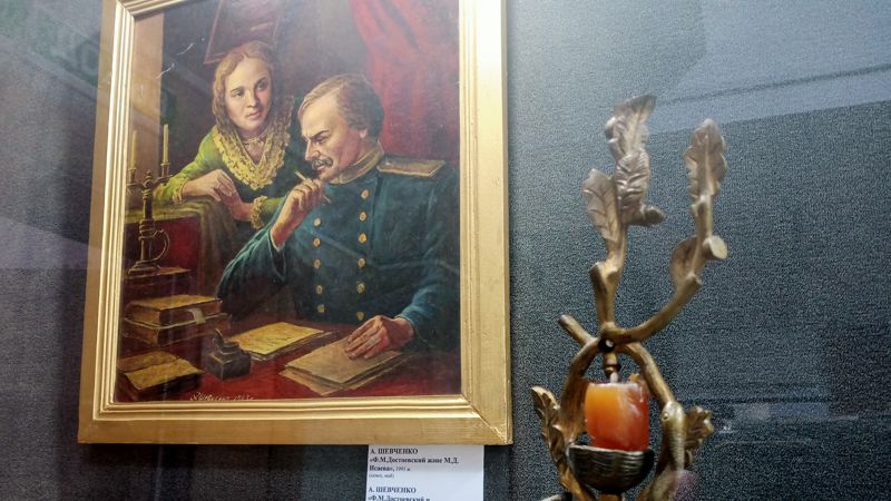 От неолита до современности: в Семее показали ретроспективу эволюции светильников подсвечник
