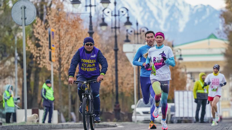 13 ноября в Алматы прошел городской забег City Run 2022