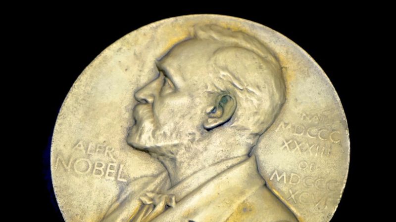 Нобелевская премия Нобелевскую премию по медицине дали за разработку вакцин от COVID-19