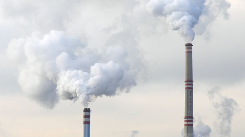 Депутаты и экологи бьют тревогу из-за вредных выбросов в Усть-Каменогорске