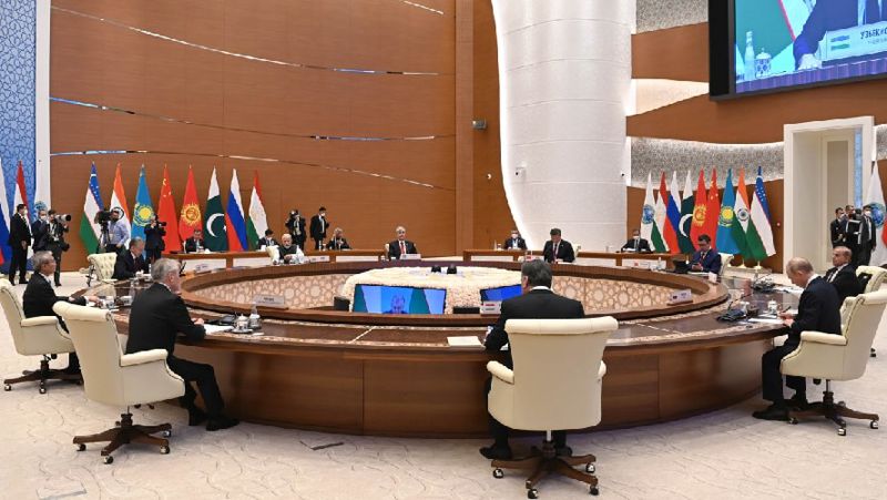 Саммит Совета глав-государств ШОС в узком составе В Самарканде началось заседание Саммита Совета глав-государств ШОС в узком составе