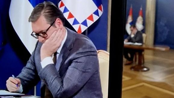 Президент Сербии Александр Вучич заявил, что готов уйти в отставку