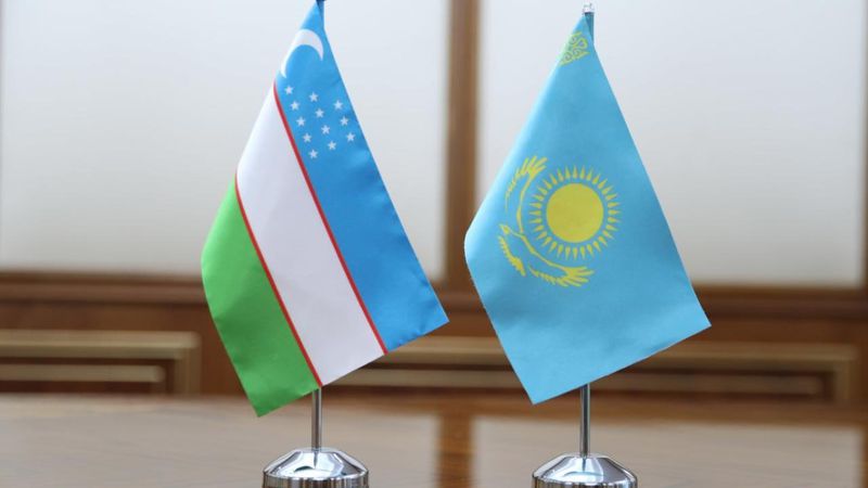 флаги Узбекистан, Казахстан