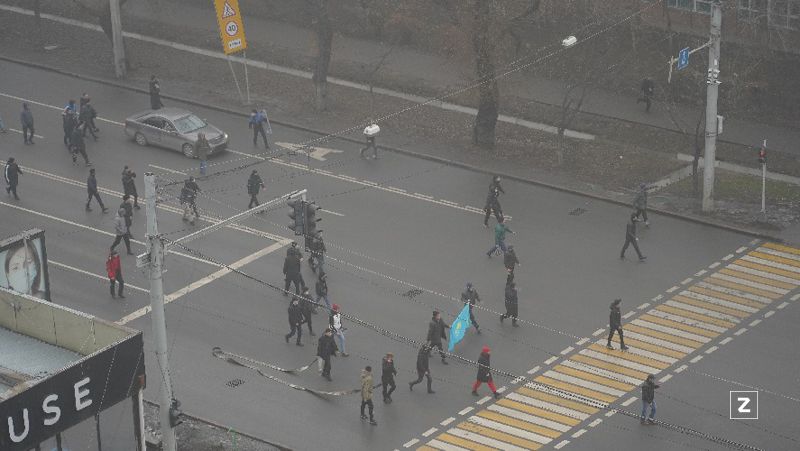 люди на дороге комментарий по видеоролику