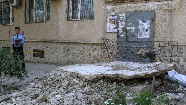 козырек обрушился Актау