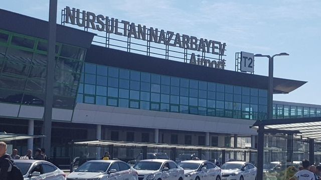 Взлетную полосу аэропорта Астаны закроют 