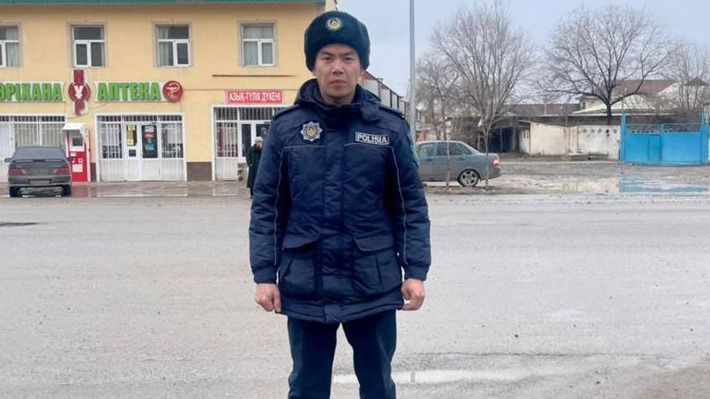 Түркістандық полицей суға батып бара жатқан адамды құтқарып қалды Оқыс оқиға