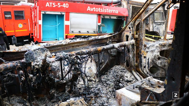 пожарные автомобили, сожженные террористами, беспорядки 2022 в Алматы
