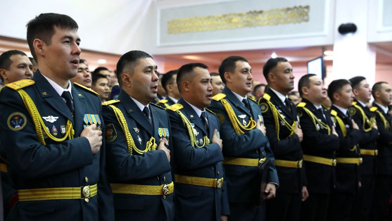 Военнослужащие РК отмечают День Республики 