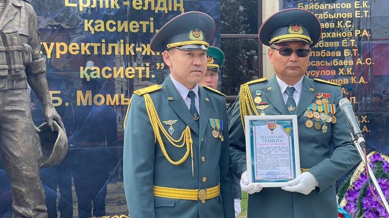 В Уральске открыли памятную композицию погибшим воинам