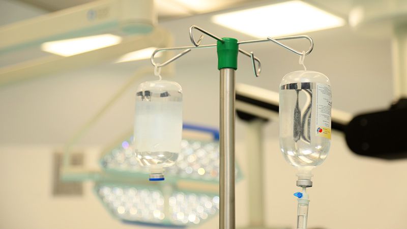 система врачи пытаются спасти пострадавших в пожаре жителей Уральска