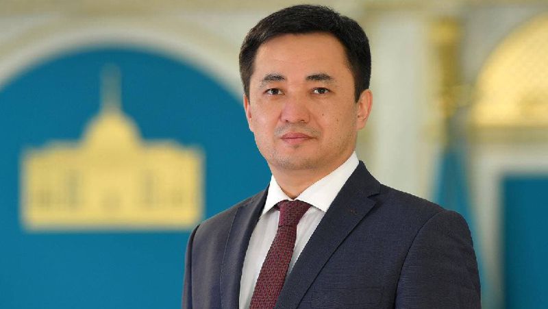 Айбек Дадебаев назначен управляющим делами президента Казахстана