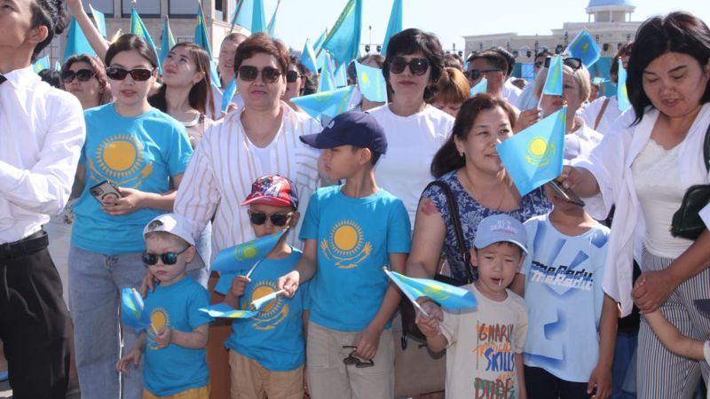 В Уральске торжественно отметили День государственных символов