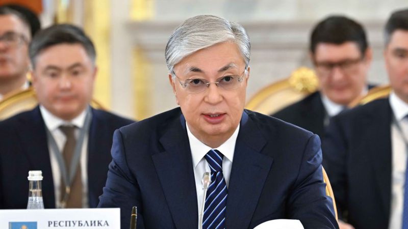Токаев предложил лидерам стран ЕАЭС отойти от тактики принятия точечных решений Токаев предложил лидерам стран ЕАЭС отойти от тактики принятия точечных решений