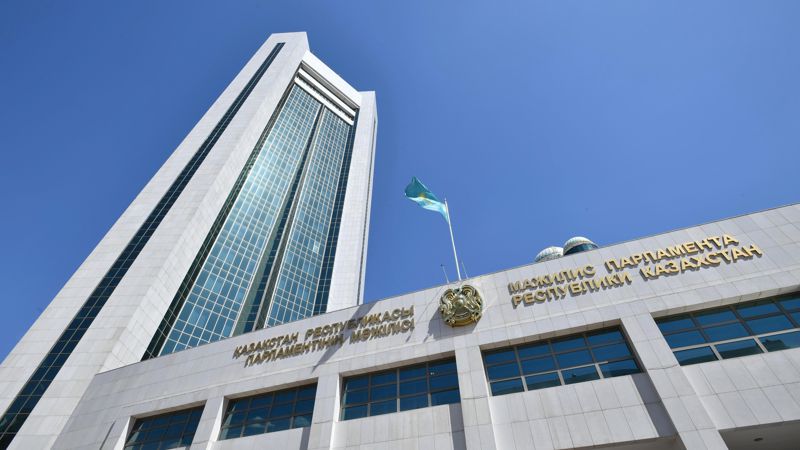Здание Мажилиса Пленарное заседание Мажилиса – 15 мая 2023 года