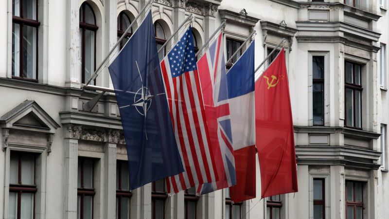 Флаги государств Три государства признали главными угрозами для мировой безопасности
