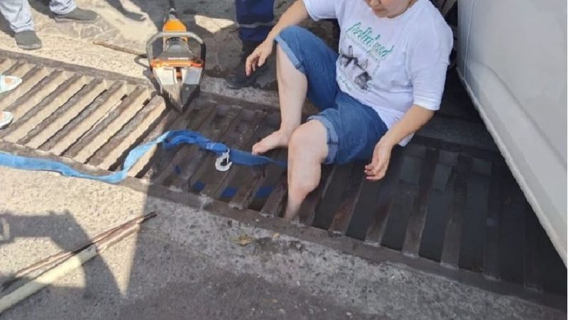 Темір торға аяғын тығып алған келіншек Әлеуметтік желі