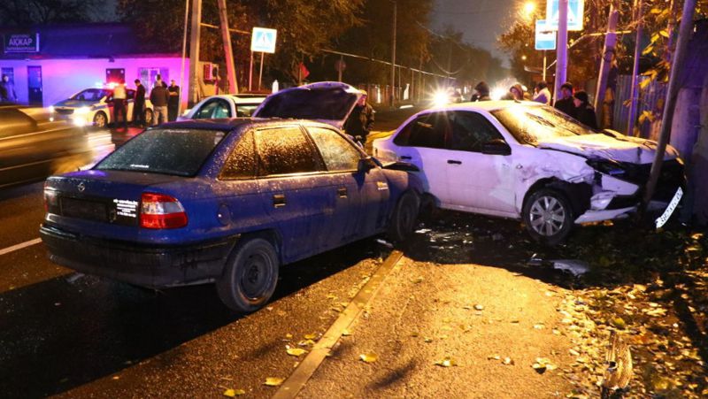 LADA Granta, Opel Astra, Toyota Camry