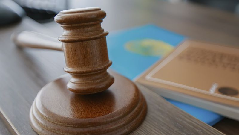 молоток суд