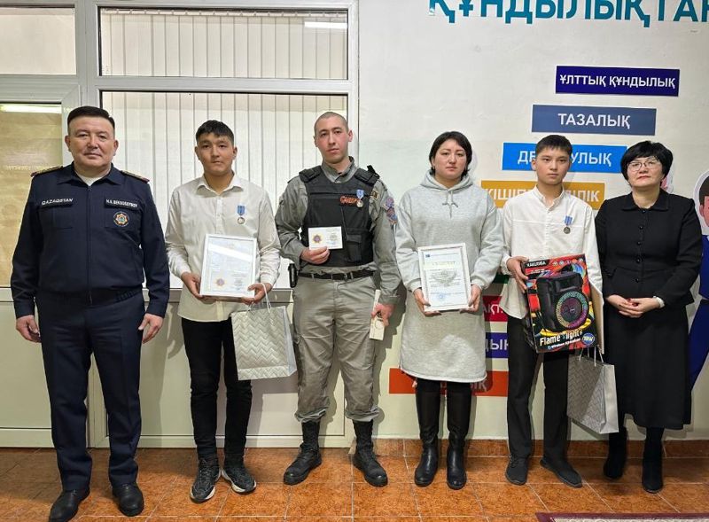 Өрттегі батылдығы мен батырдығы үшін үш қарағандылық марапатталды