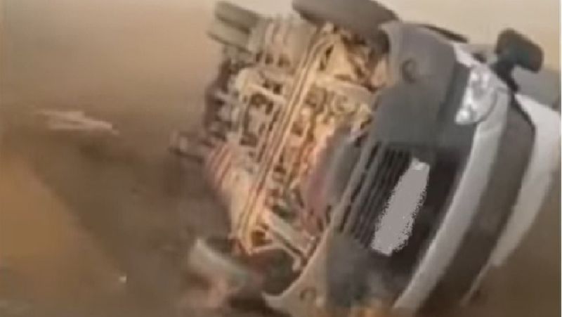 перевернутый автомобиль ДТП, авария, ветер
