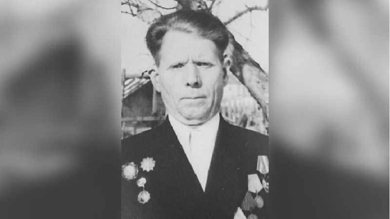 Александр Несмиянов халық қаһарманы