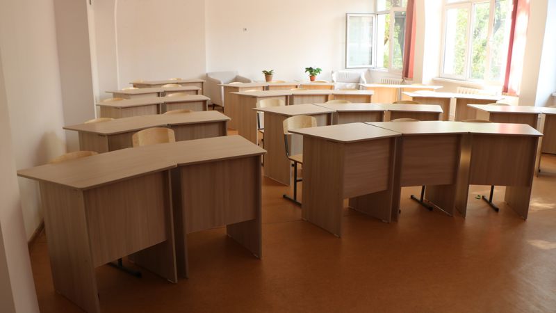Парталар, мектеп Дәрігерлер мектеп жиһазына қойылатын талаптарды атап, ескерту жасады
