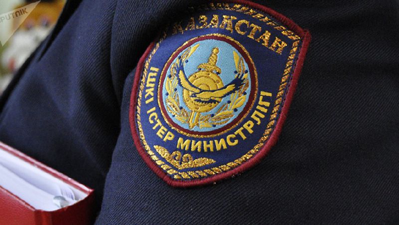 полицейский полиция спасла женщину от суицида