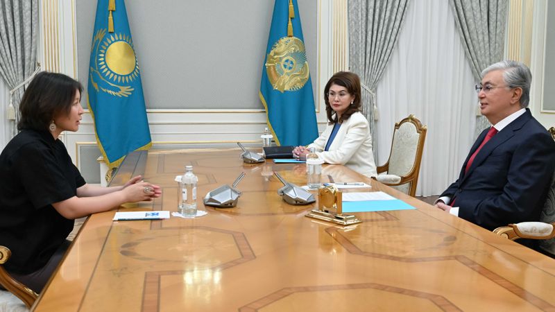 Президент принял заслуженного деятеля Казахстана Самал Еслямову