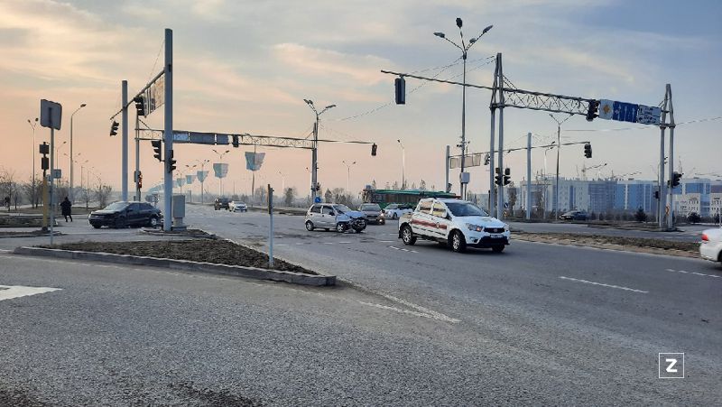 В Алматы женщина с тремя маленькими детьми пострадала в ДТП