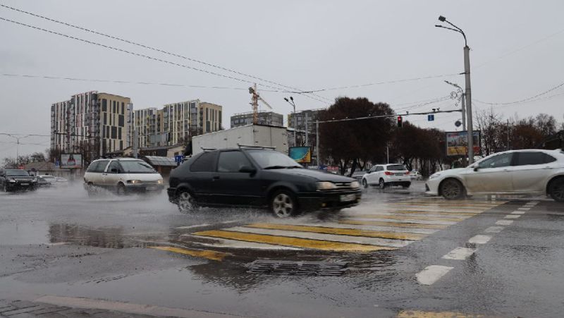 дождь в Алматы