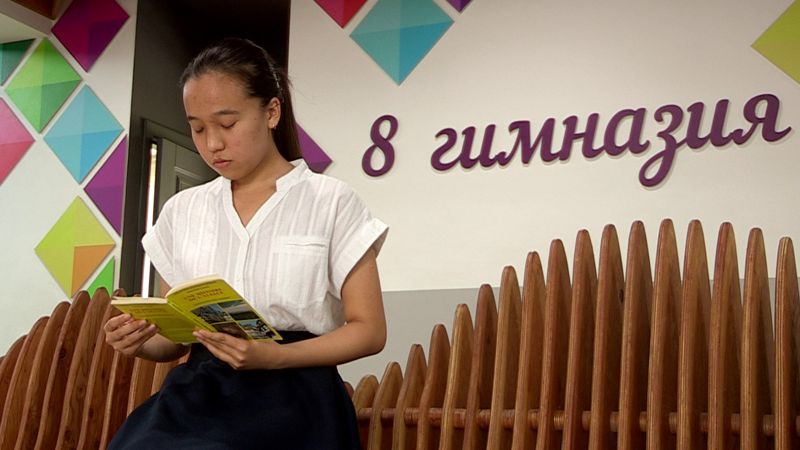 Выпускницу из Шымкента пригласили обучаться сразу в 4 мировых ВУЗа