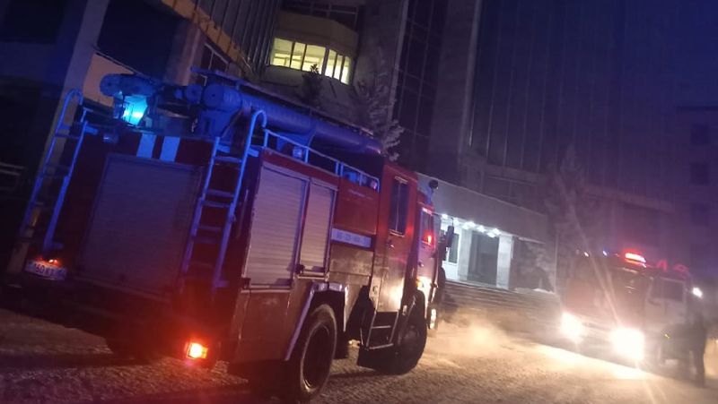 В Павлодаре из гостиницы эвакуировали 200 человек из-за пожара