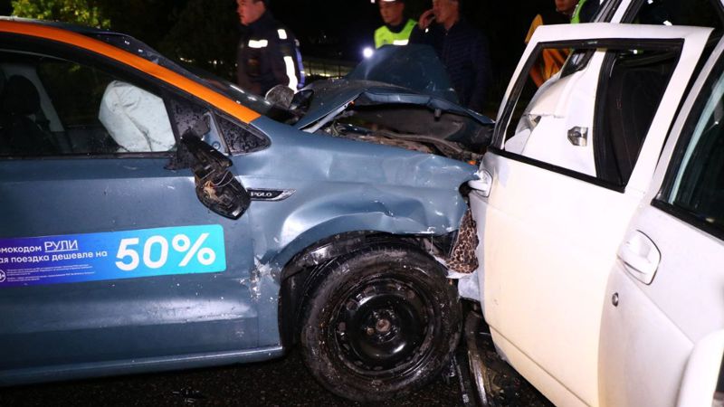Водитель кашэринга устроил аварию в Алматы