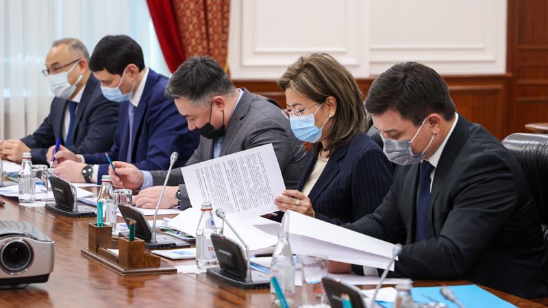 В Казахстане составят список людей, которых обяжут сдать декларацию об активах