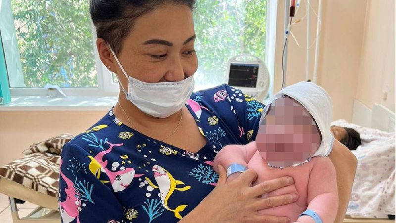 Батыр Малыш весом 5,8 килограмм родился в Нур-Султане