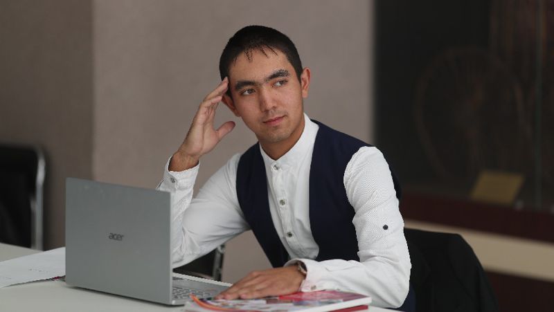 Казахстанский студент разработал формулу для вычисления больших чисел без калькулятора