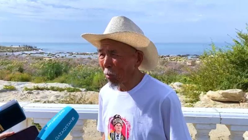72-летний путешественник, преодолев 8 тысяч километров пешком, добрался до Актау
