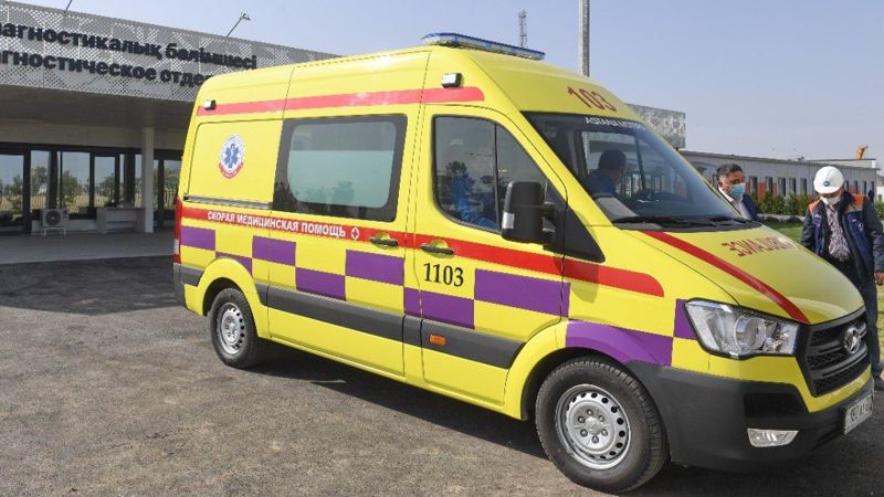 Карета скорой помощи с пациентом попала в аварию в Костанае 