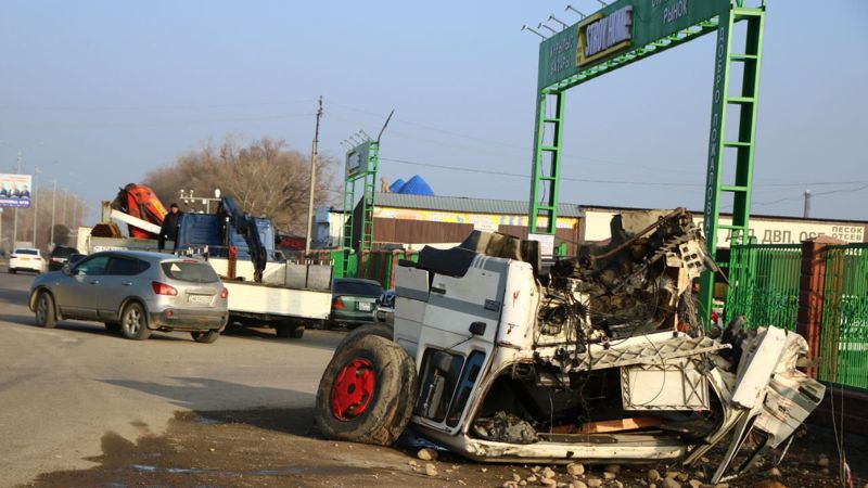 Крупное ДТП с участием двух грузовиков произошло на трассе Алматы – Бишкек
