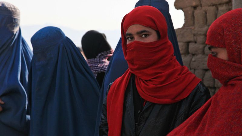 Афганская девушка Митинг в Афганистане разогнали